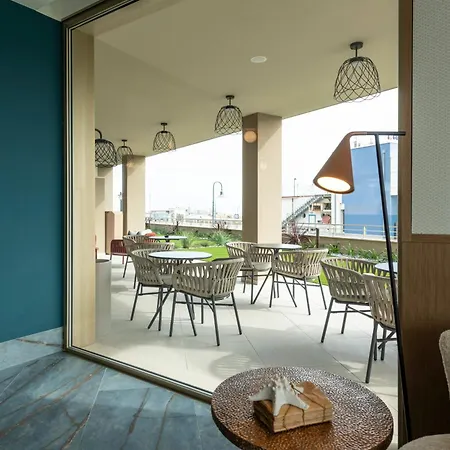 Visionair Suites & Spa-3